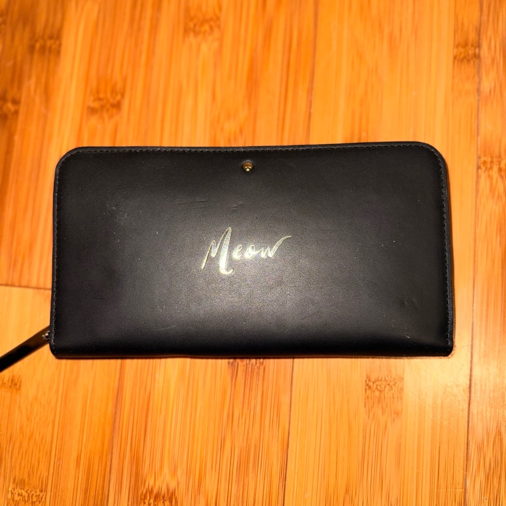 Authentic Kate Spade Wallet - Never Used